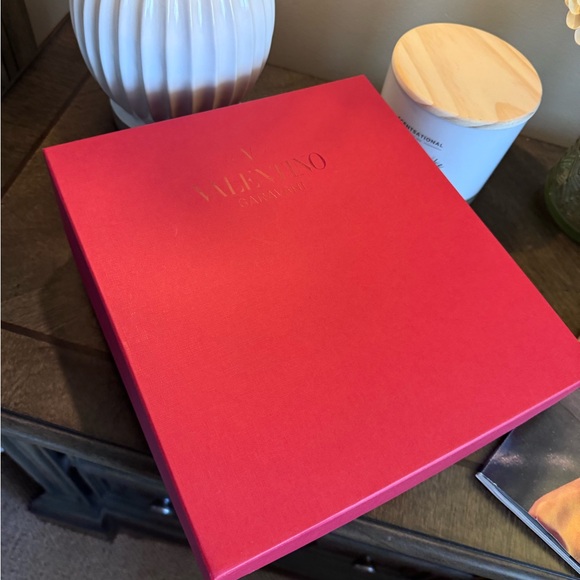 Valentino Garavani Gladiadors stud sandals - Picture 6 of 14